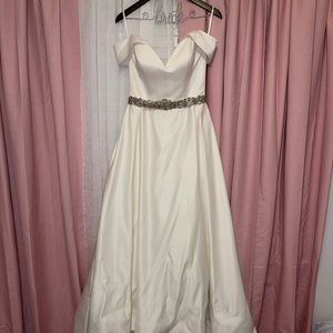 wedding dress